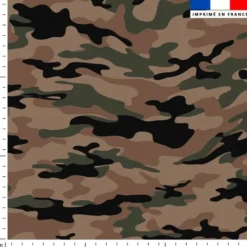 Camouflage vert et noir - Fond marron