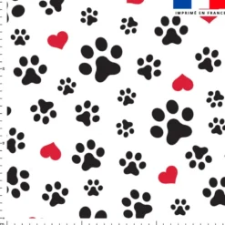 Coeur rouge et pattes de chats - Fond blanc
