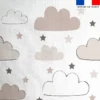 Coton blanc motif nuages et étoiles taupes
