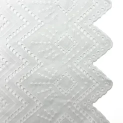 Coupon de 3m broderie anglaise blanche festonnée motif géométrique