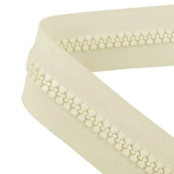 Fermeture injectée 8mm au mètre crème