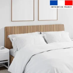 Latte effet bois beige grand espacement - Fond noir