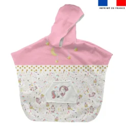 Patron imprimé sur tissu éponge pour poncho de bain motif licorne rose