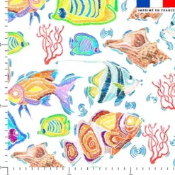 Poissons multicolores et coquillages effet brodé - Fond blanc