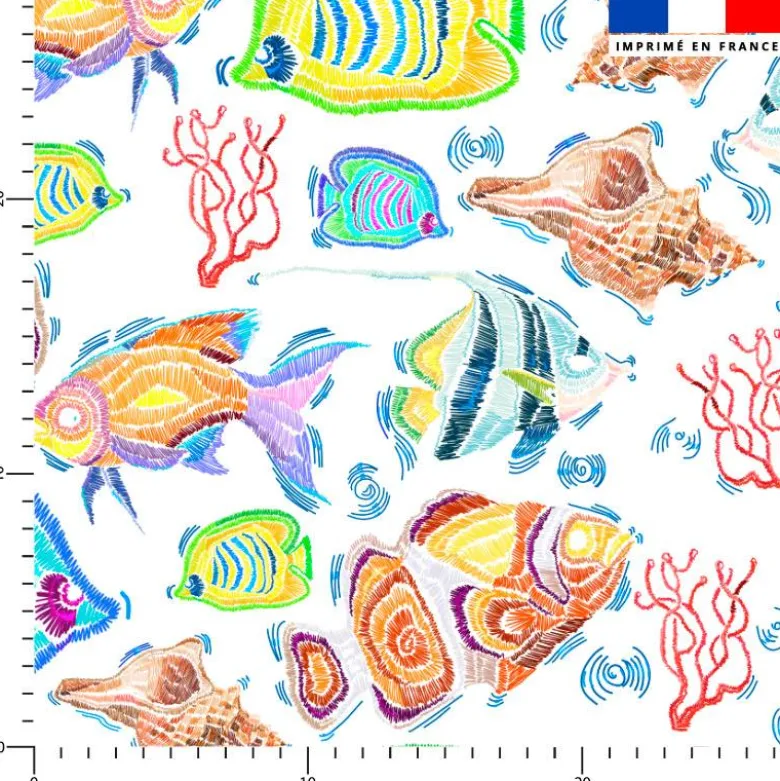Poissons multicolores et coquillages effet brodé - Fond blanc