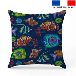 Poissons multicolores et coquillages effet brodé - Fond bleu foncé