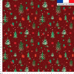 Sapin de Noel et cadeau vert et rouge - Fond bordeaux