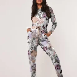 Satin écru motif attrape-rêve fleur et papillon rose violet et vert