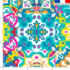 Tissu imperméable motif patchwork carreaux de ciment bleu jaune et fuchsia