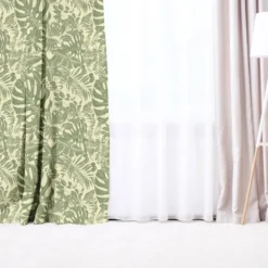Tissu occultant grège motif jungle dessin vert sauge