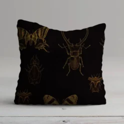 Velours aubergine imprimé insectes jaunes