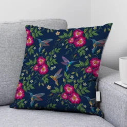 Velours bleu marine imprimé colibri et fleur brodé