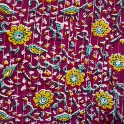 Voile de coton indien rayures lurex prune motif fleurs jaunes et pétales
